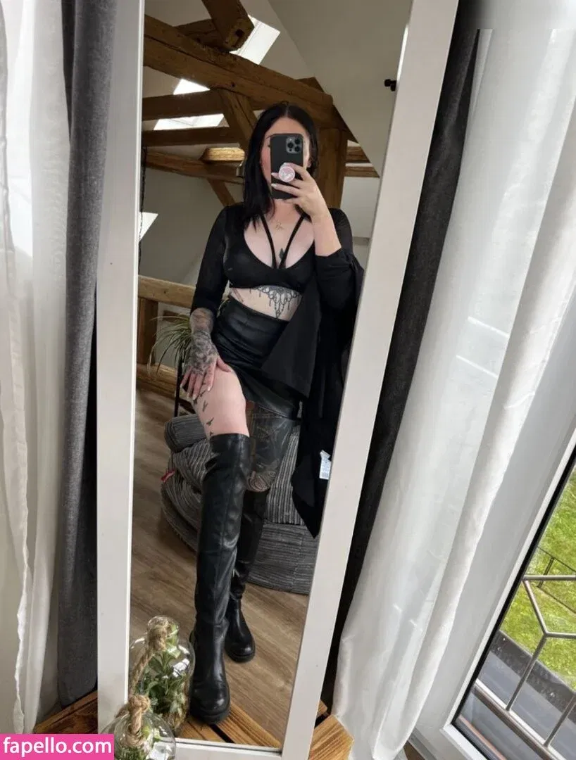 Little Princess Hedi Onlyfans Photo Gallery 