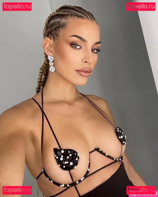 GUAZA Onlyfans Photo Gallery 