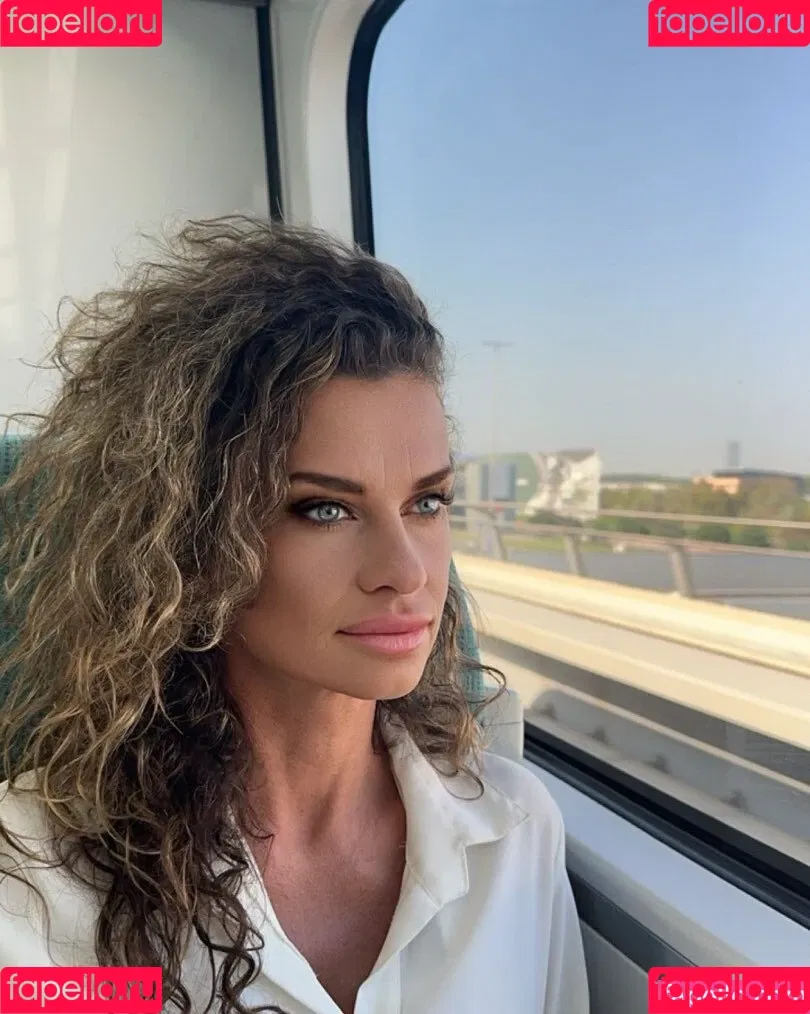 Romi_curly Onlyfans Photo Gallery 