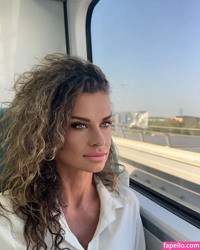 Romi_curly Onlyfans Photo Gallery 