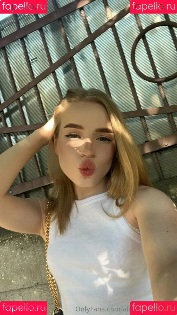 alicewhiteeeeee Onlyfans Photo Gallery 