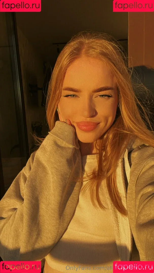 alicewhiteeeeee Onlyfans Photo Gallery 