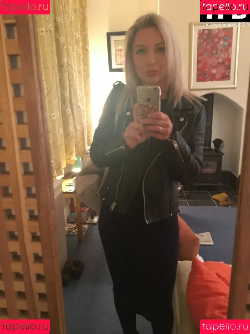 Claire Hutchings Onlyfans Photo Gallery 