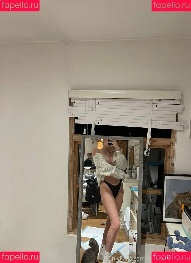 annieecharlotte Onlyfans Photo Gallery 