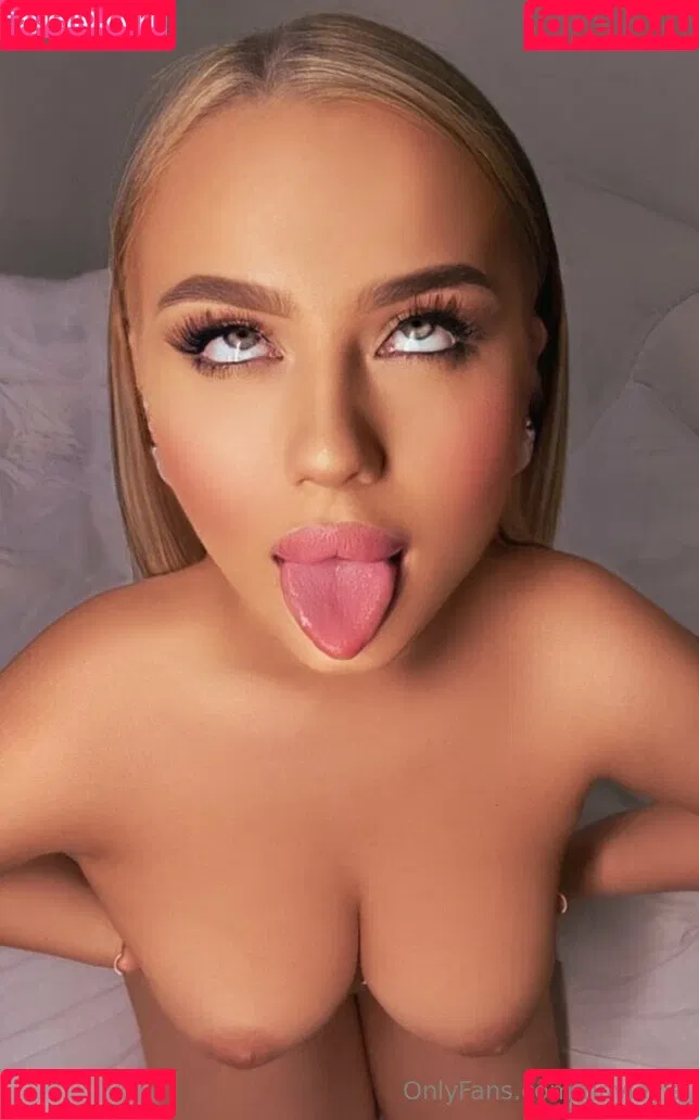 tinyleyla Onlyfans Photo Gallery 