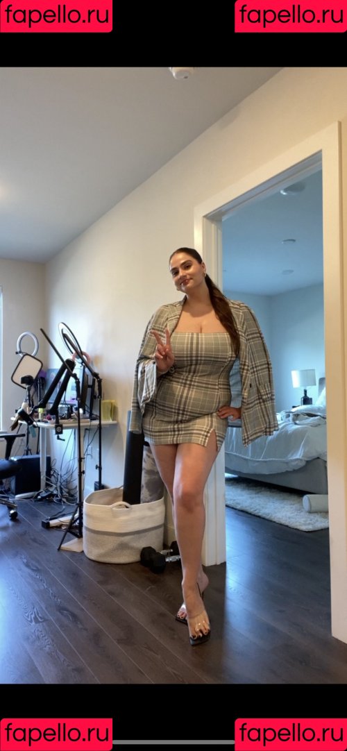 Elisabeth Marchini Nude Onlyfans Photo 9