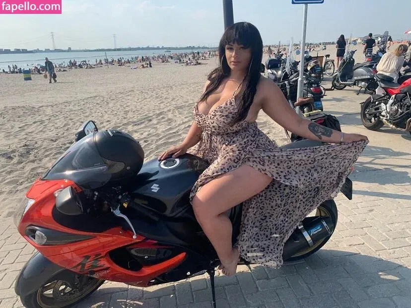 Real April Onlyfans Photo Gallery 