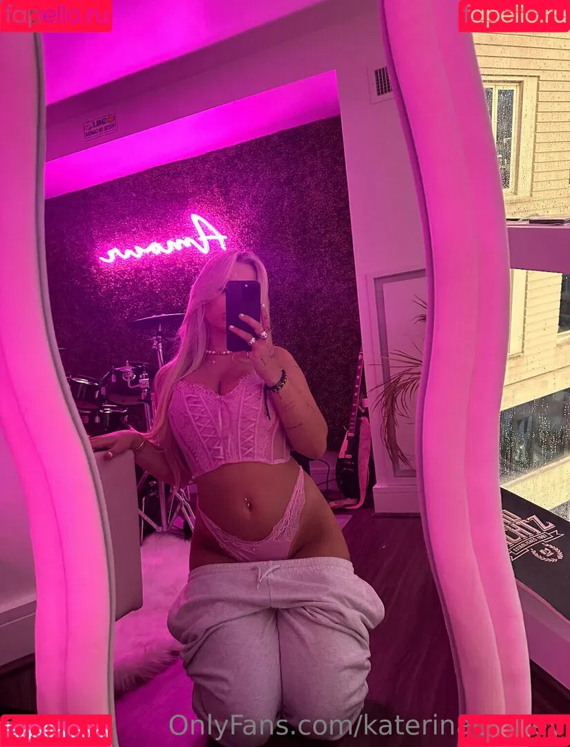 katerinacarney Onlyfans Photo Gallery 