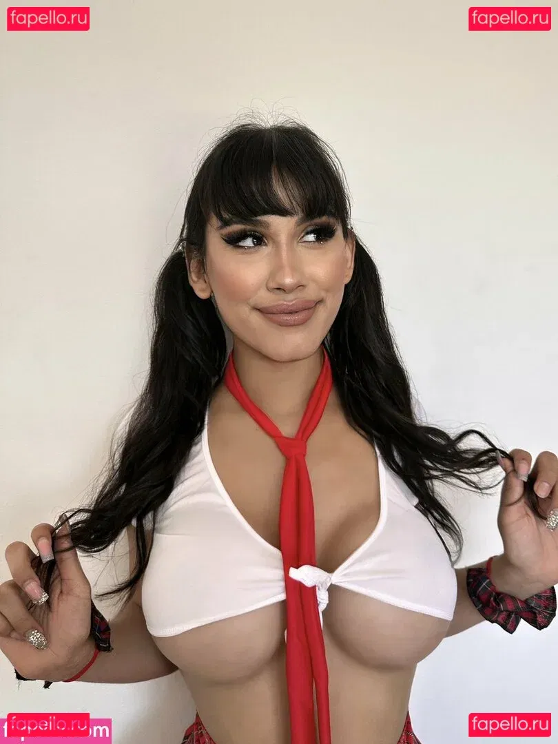 Giuli Turns Onlyfans Photo Gallery 