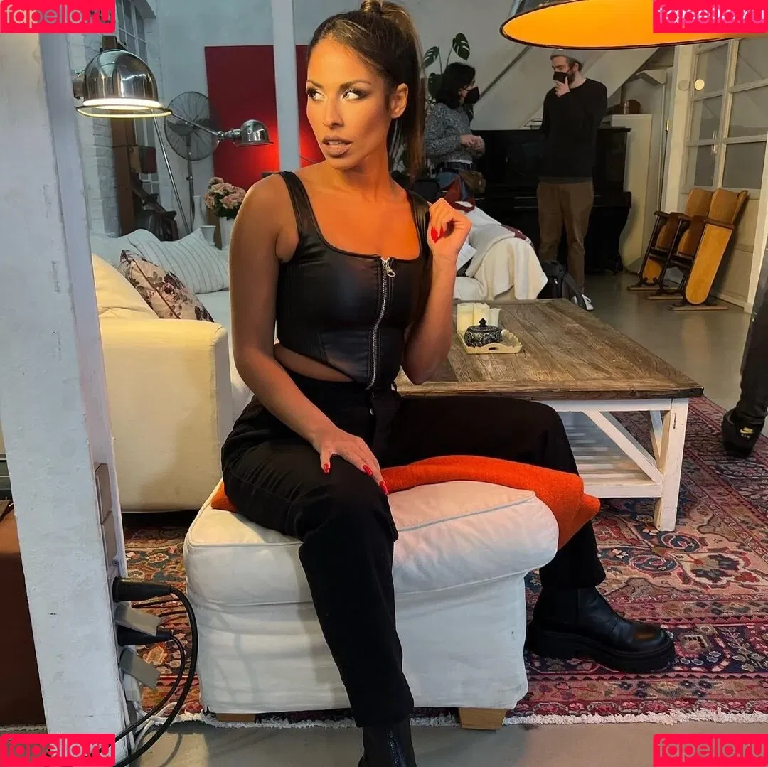 Negah Amiri Onlyfans Photo Gallery 