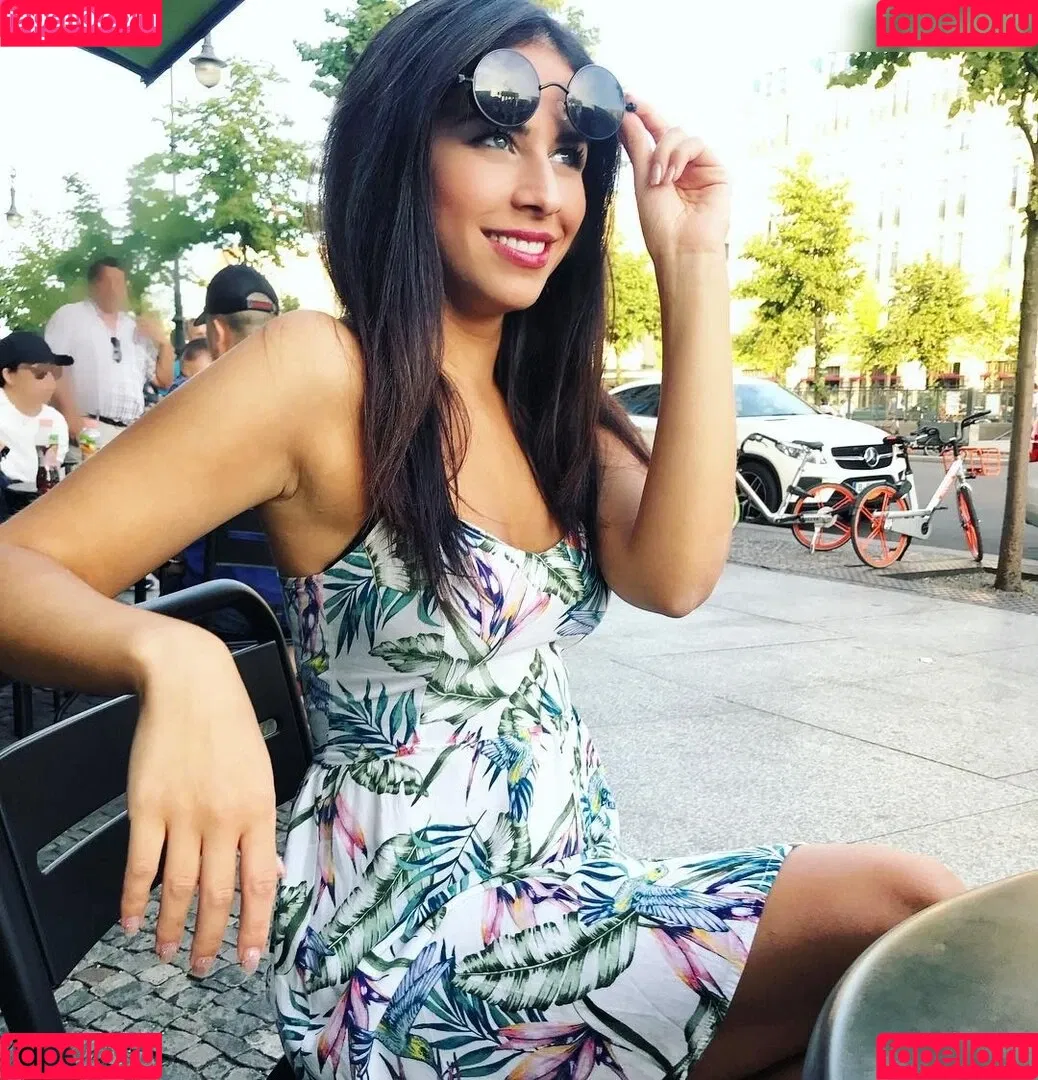 Negah Amiri Onlyfans Photo Gallery 