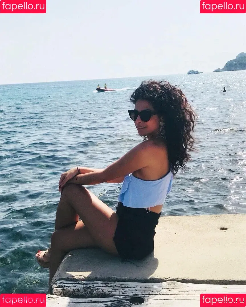 Negah Amiri Onlyfans Photo Gallery 