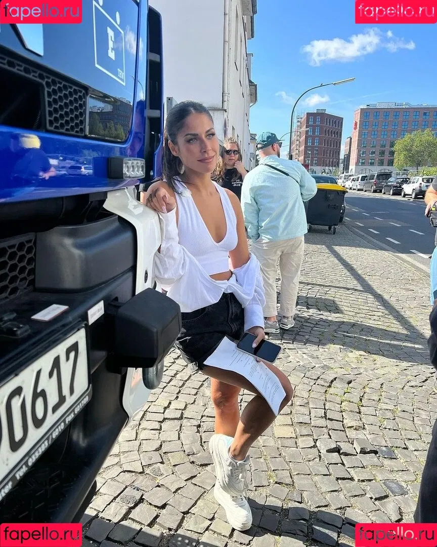 Negah Amiri Onlyfans Photo Gallery 