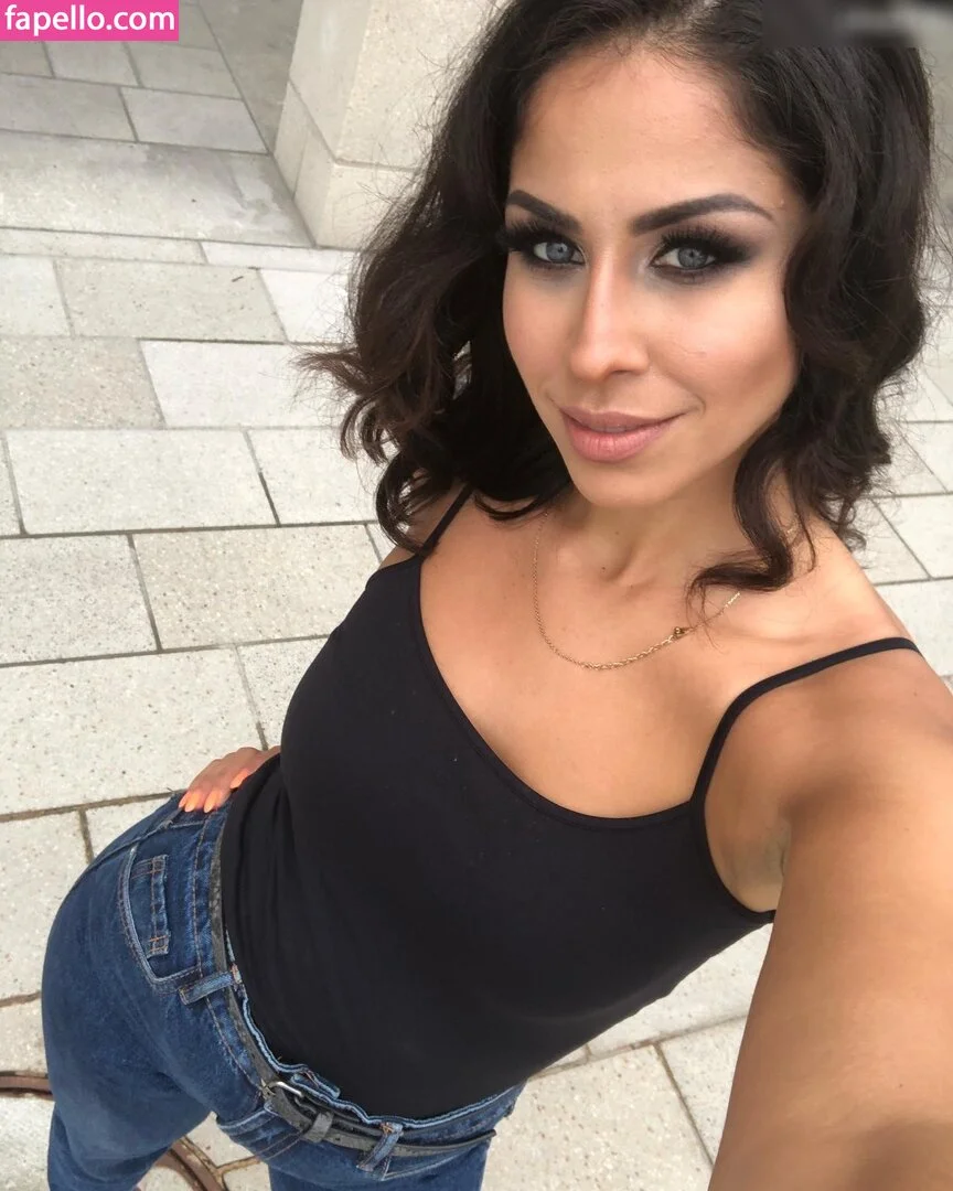 Negah Amiri Nude Onlyfans Photo 41