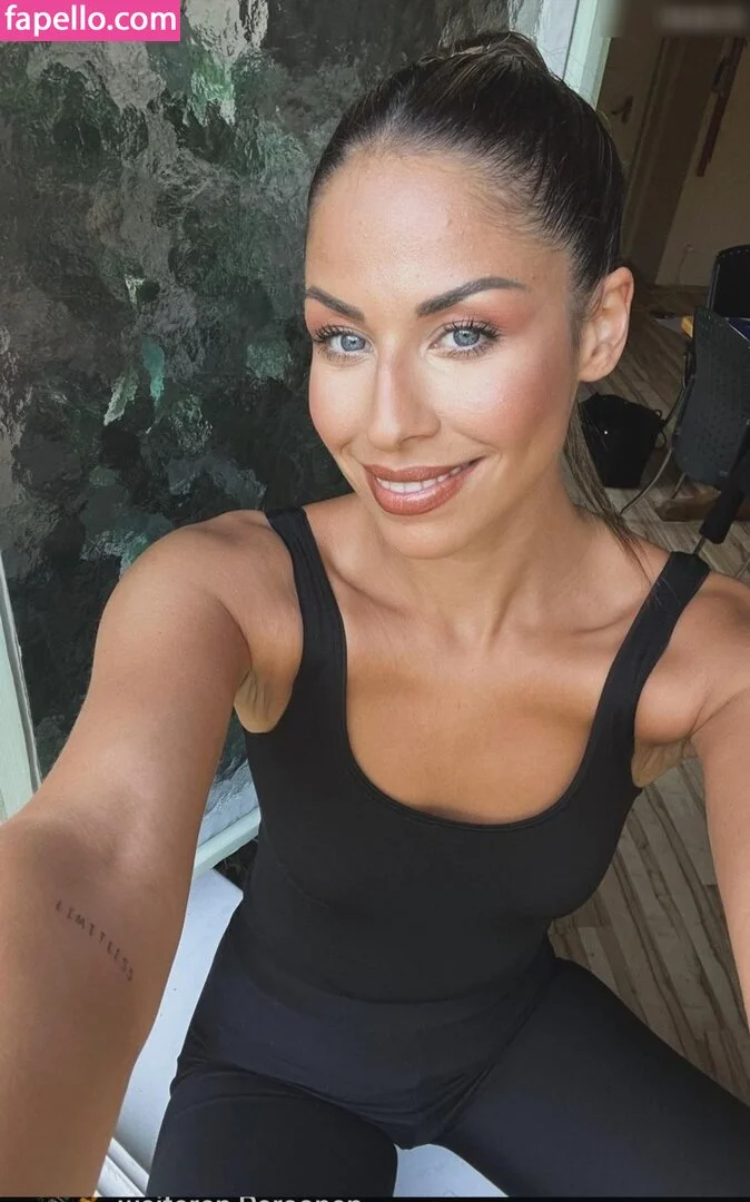 Negah Amiri Nude Onlyfans Photo 10