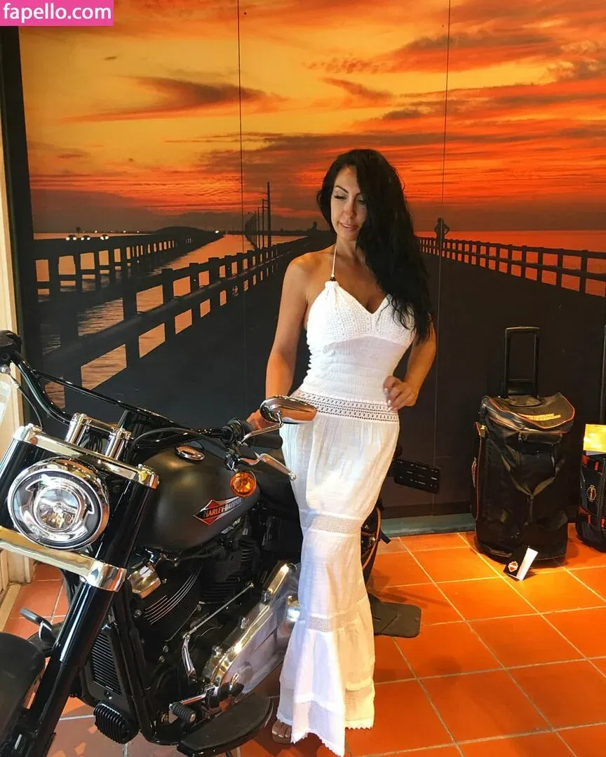 Samantha Love Onlyfans Photo Gallery 