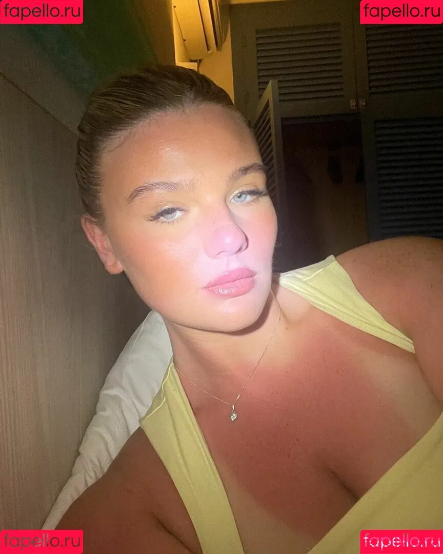 Ellis Lunt Onlyfans Photo Gallery 