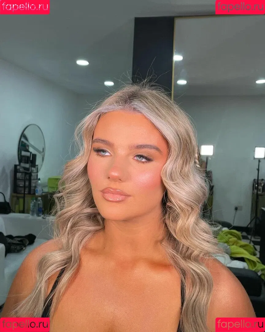 Ellis Lunt Onlyfans Photo Gallery 
