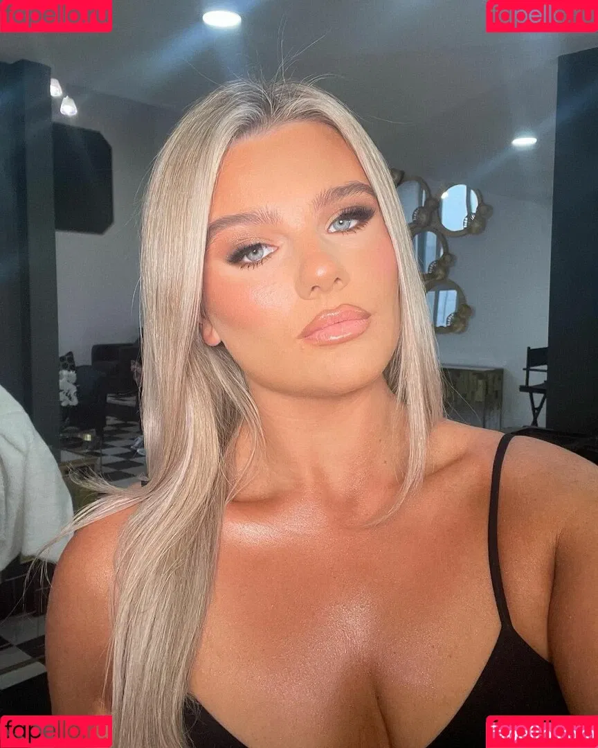 Ellis Lunt Onlyfans Photo Gallery 