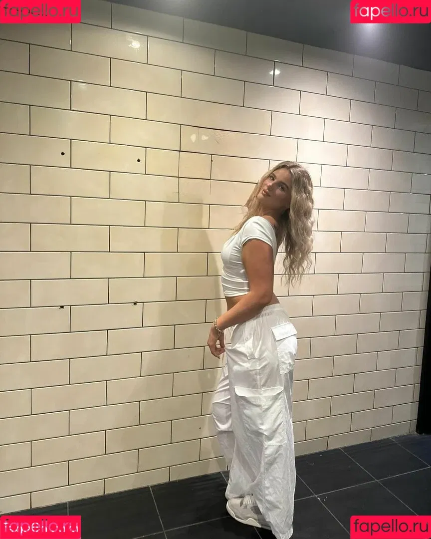 Ellis Lunt Onlyfans Photo Gallery 