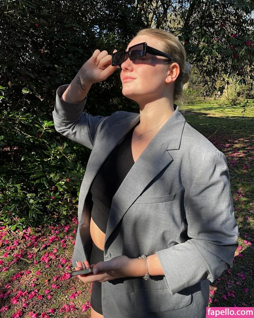 Ellis Lunt Onlyfans Photo Gallery 