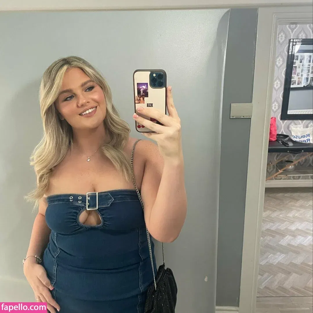 Ellis Lunt Onlyfans Photo Gallery 