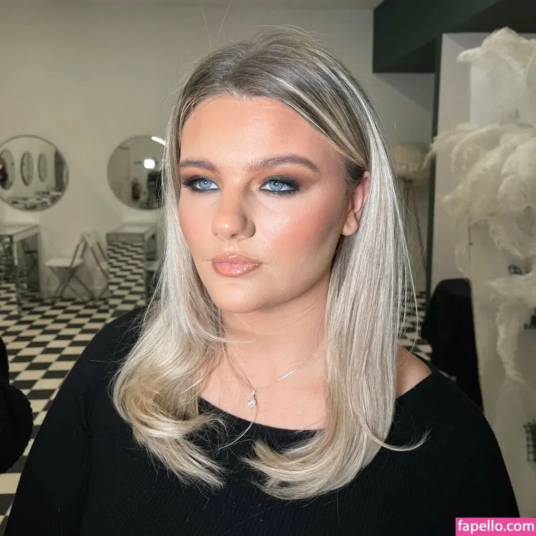 Ellis Lunt Onlyfans Photo Gallery 