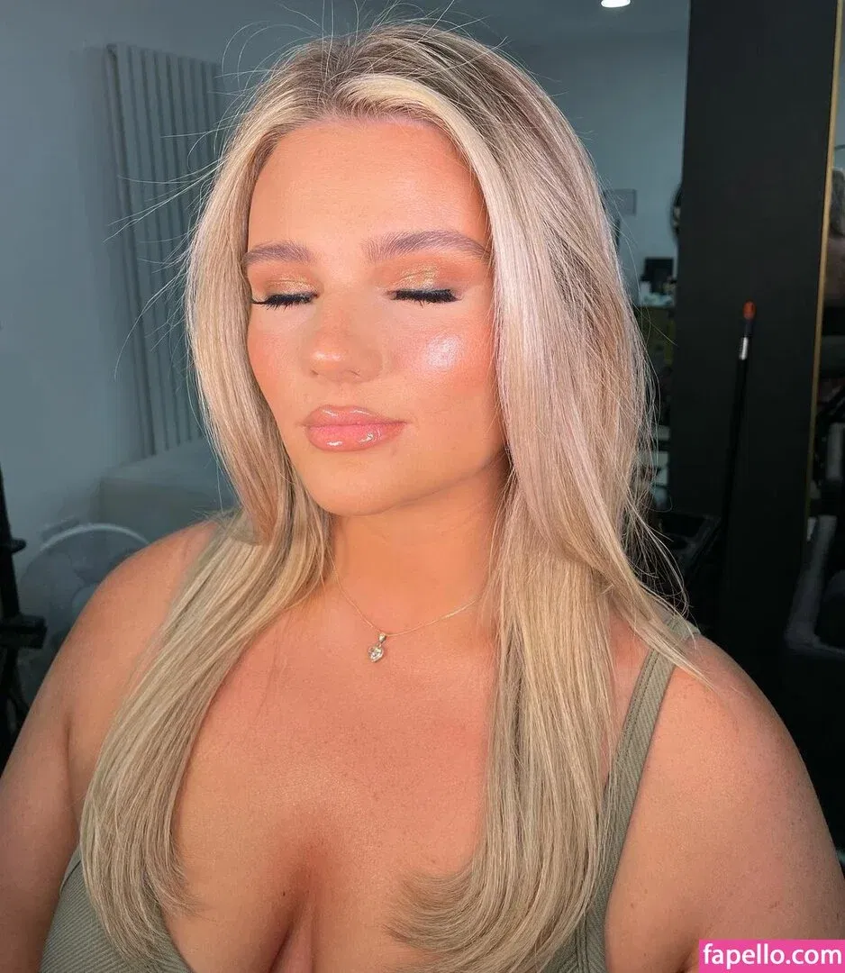 Ellis Lunt Onlyfans Photo Gallery 