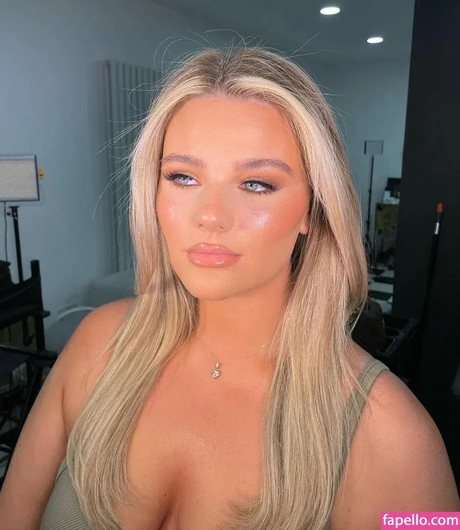 Ellis Lunt Onlyfans Photo Gallery 