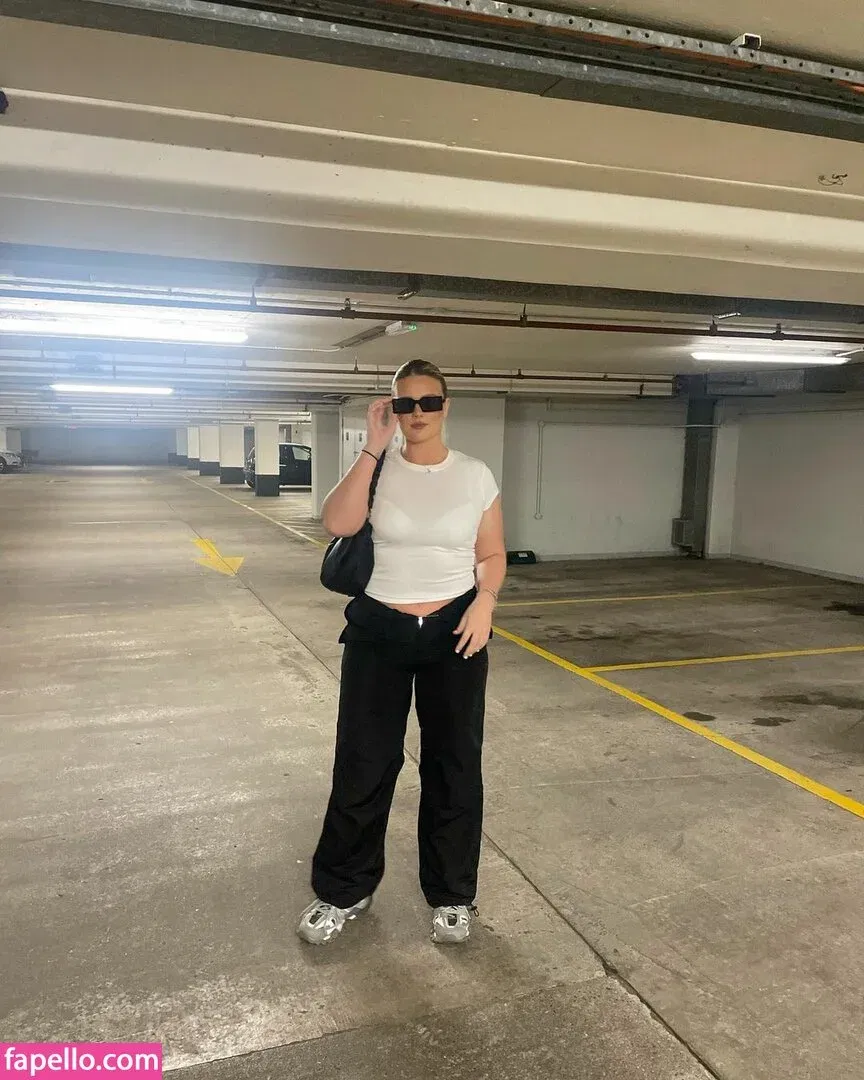 Ellis Lunt Onlyfans Photo Gallery 