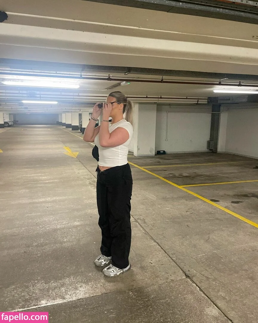 Ellis Lunt Onlyfans Photo Gallery 