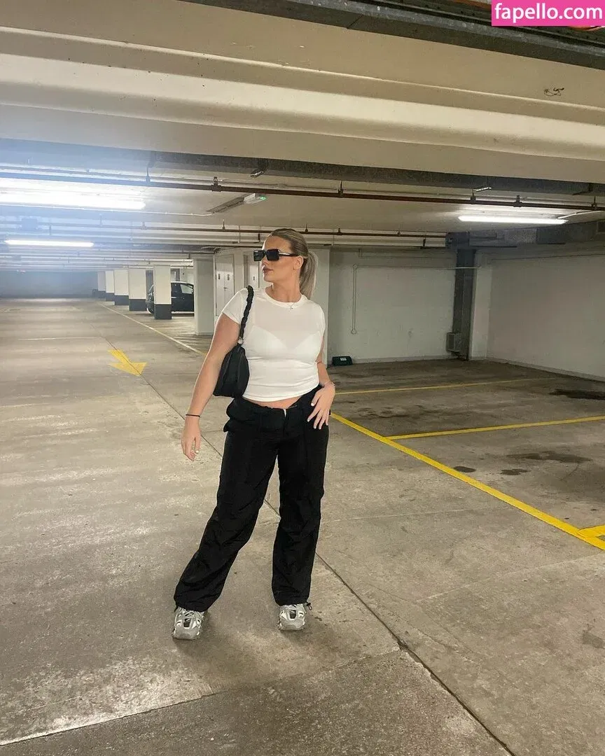 Ellis Lunt Onlyfans Photo Gallery 