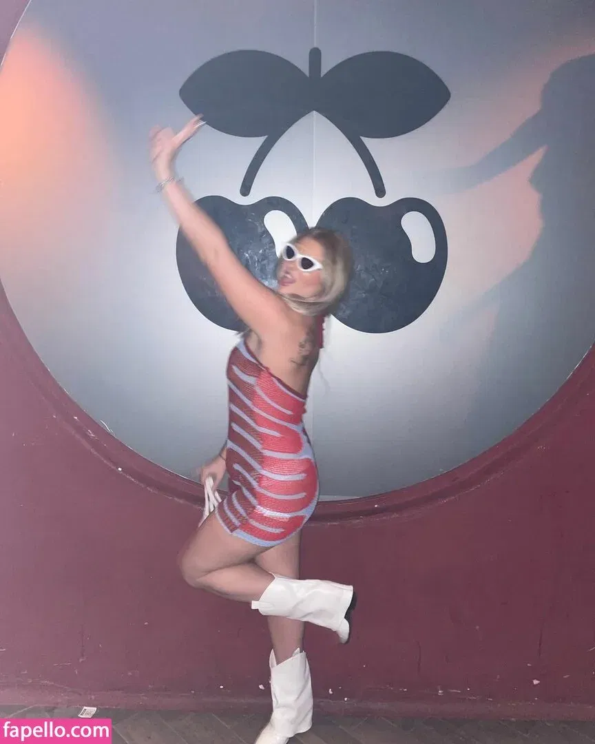 Ellis Lunt Onlyfans Photo Gallery 