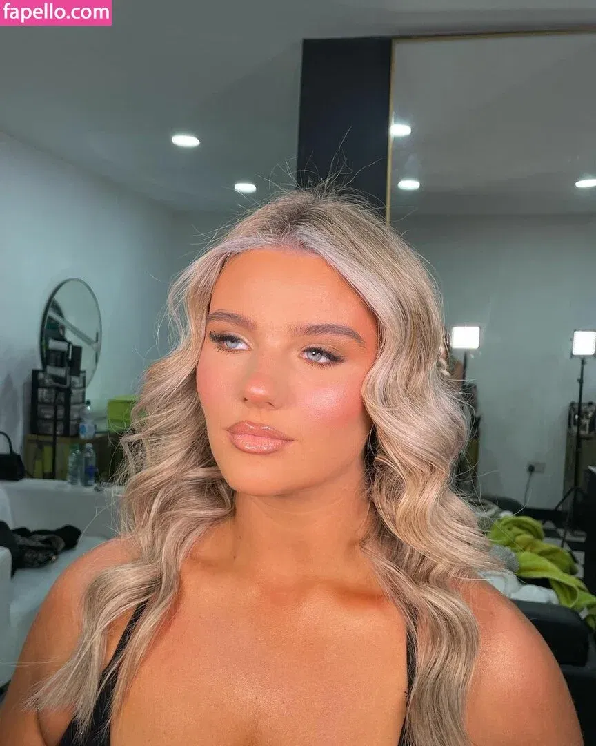 Ellis Lunt Onlyfans Photo Gallery 