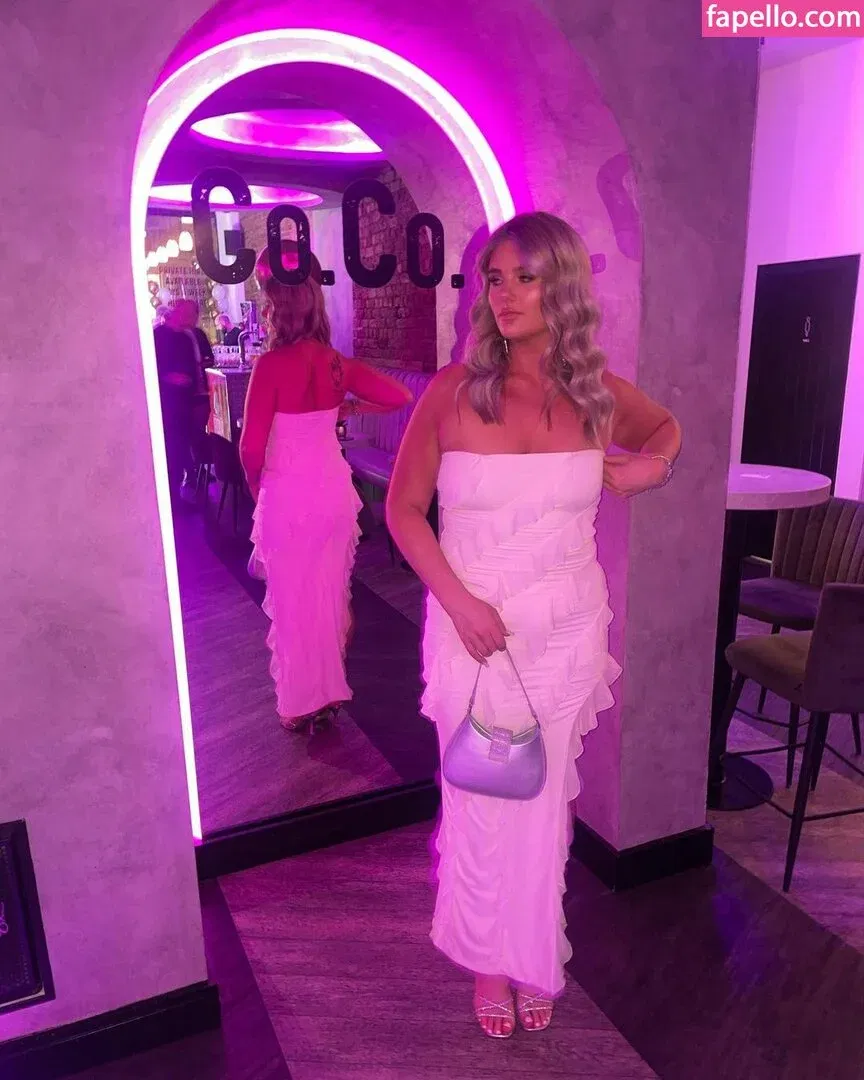 Ellis Lunt Onlyfans Photo Gallery 