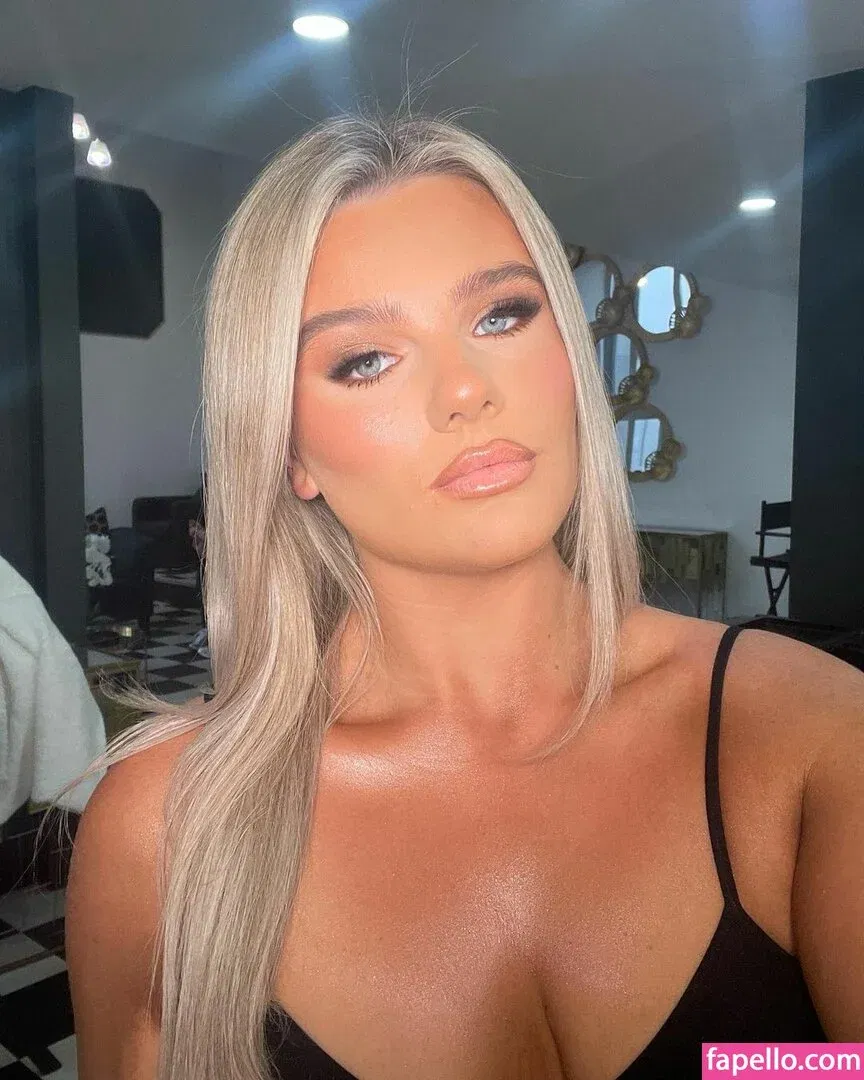 Ellis Lunt Onlyfans Photo Gallery 