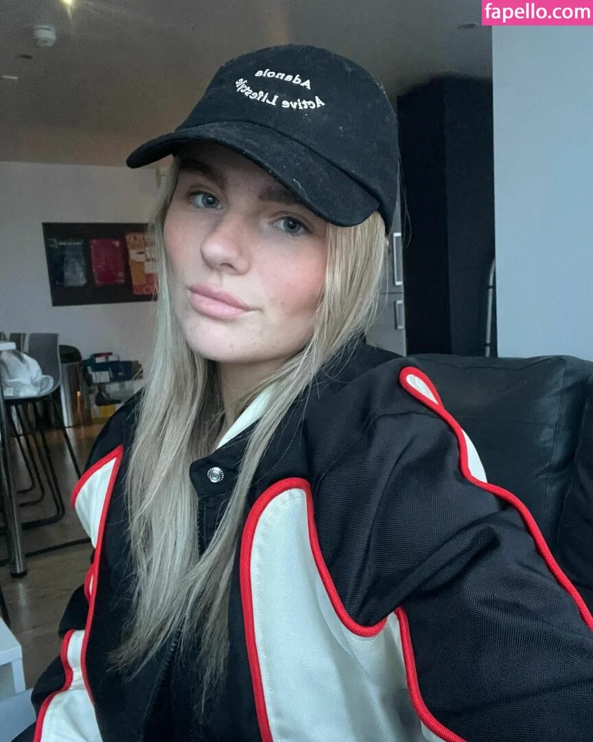 Ellis Lunt Onlyfans Photo Gallery 