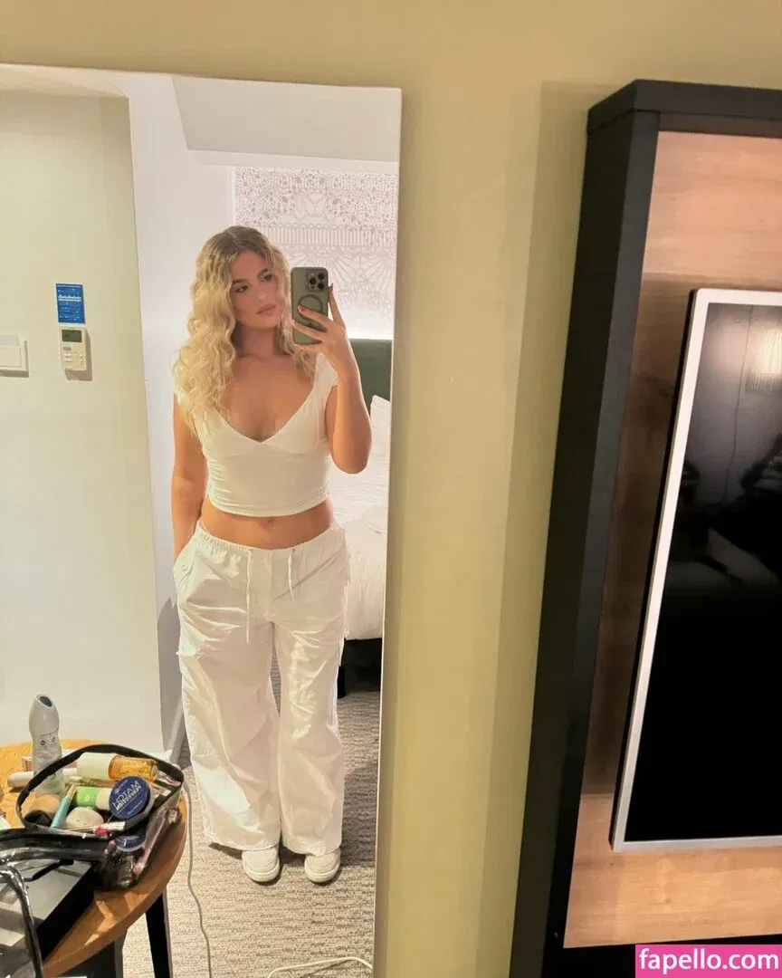 Ellis Lunt Onlyfans Photo Gallery 