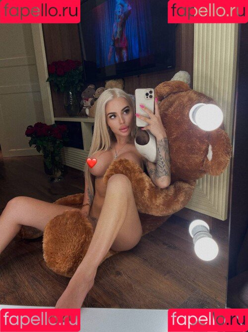 Vlada Capeloon Onlyfans Photo Gallery 