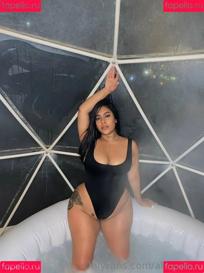 allisonvivi Onlyfans Photo Gallery 
