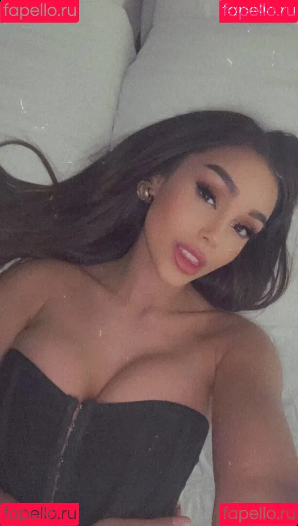 Sina Elisa Onlyfans Photo Gallery 