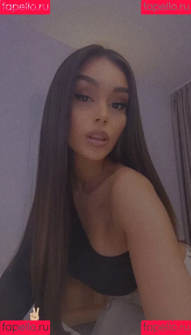 Sina Elisa Onlyfans Photo Gallery 