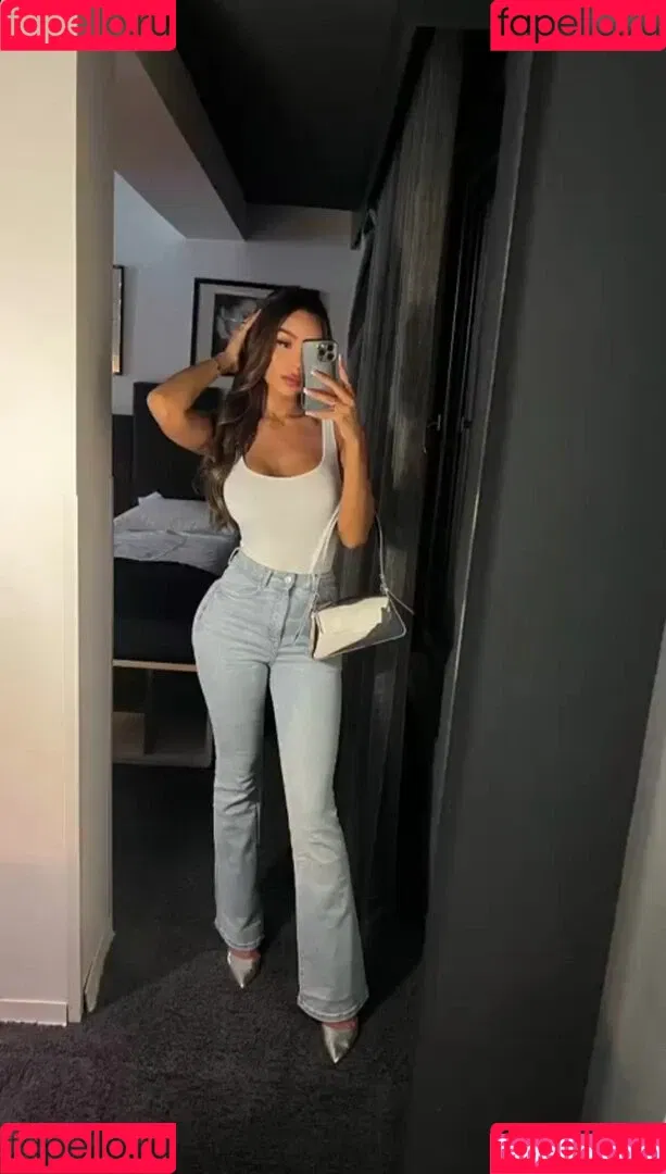 Sina Elisa Onlyfans Photo Gallery 