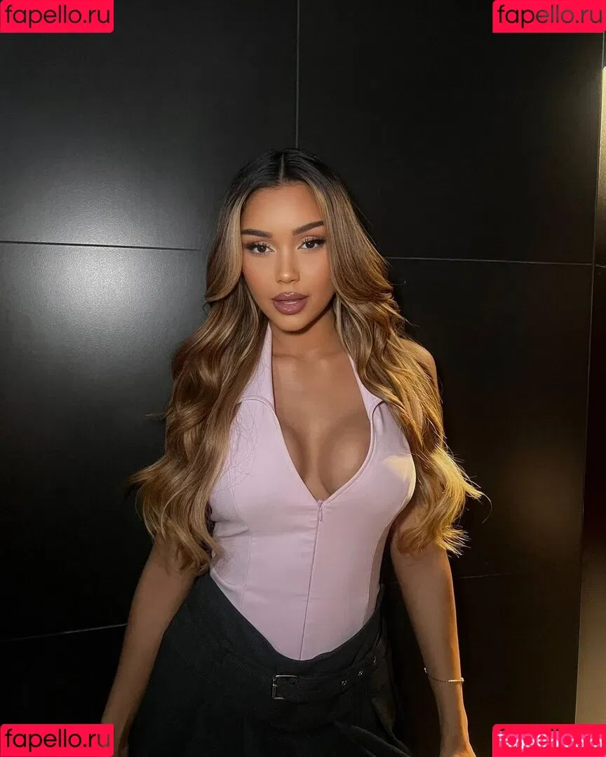 Sina Elisa Onlyfans Photo Gallery 