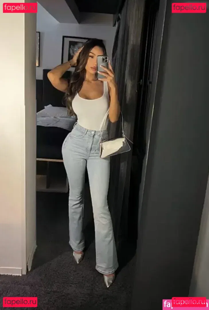 Sina Elisa Onlyfans Photo Gallery 