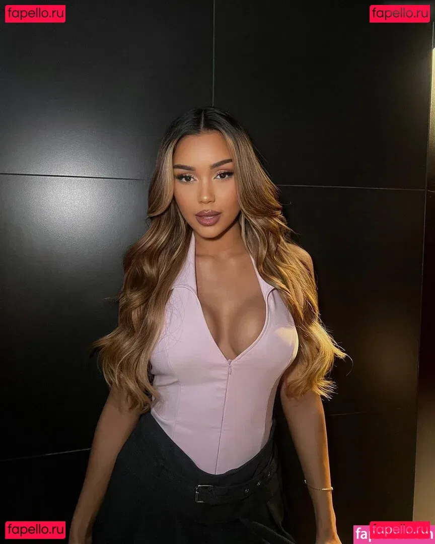 Sina Elisa Onlyfans Photo Gallery 