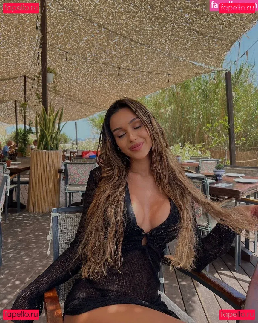 Sina Elisa Onlyfans Photo Gallery 