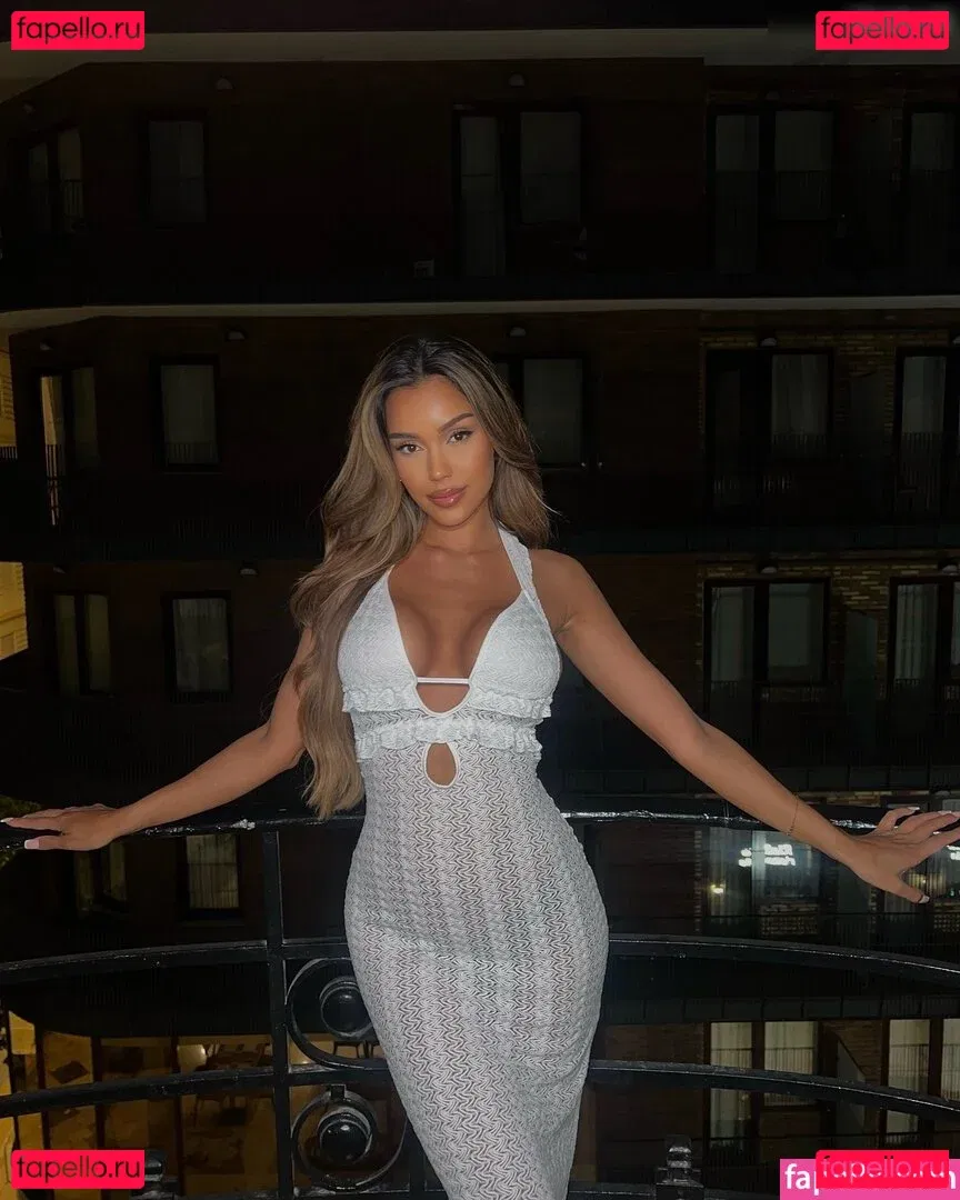 Sina Elisa Onlyfans Photo Gallery 