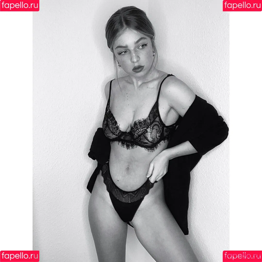 Alina Katharina - Nie_alina Onlyfans Photo Gallery 