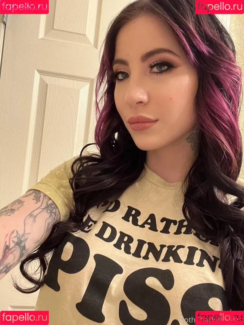 Charlotte Sartre Onlyfans Photo Gallery 